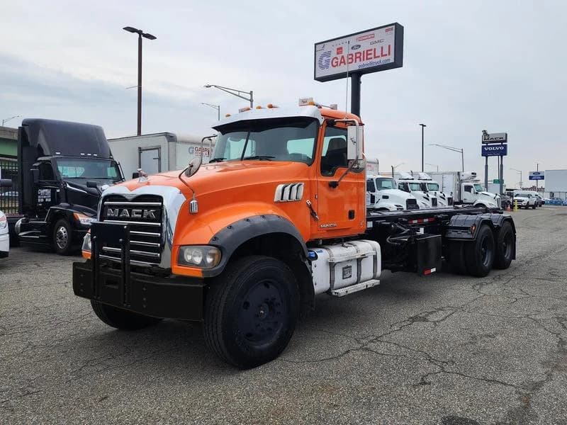 2015 Mack Granite
