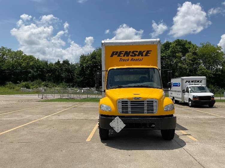 2020 Freightliner M2 106 in Lexington, KY — photo 2
