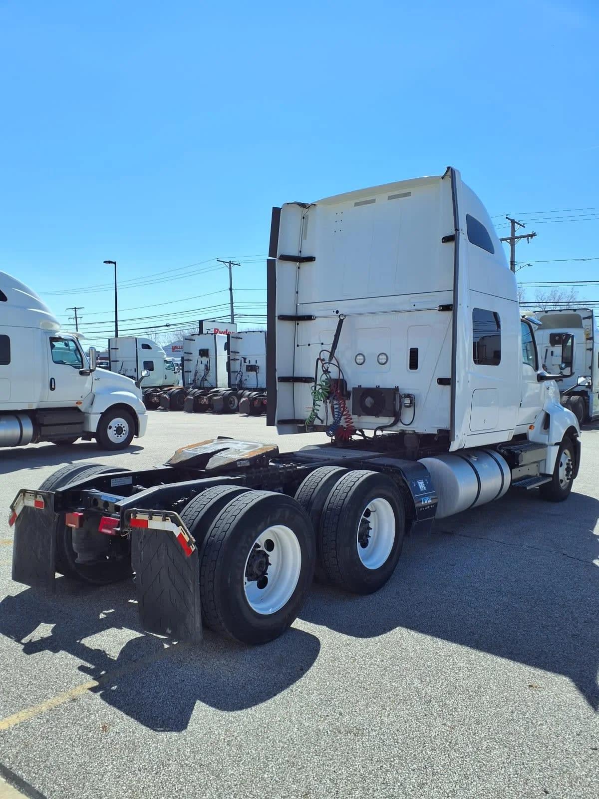 2019 International LT in Cleveland, OH — photo 4