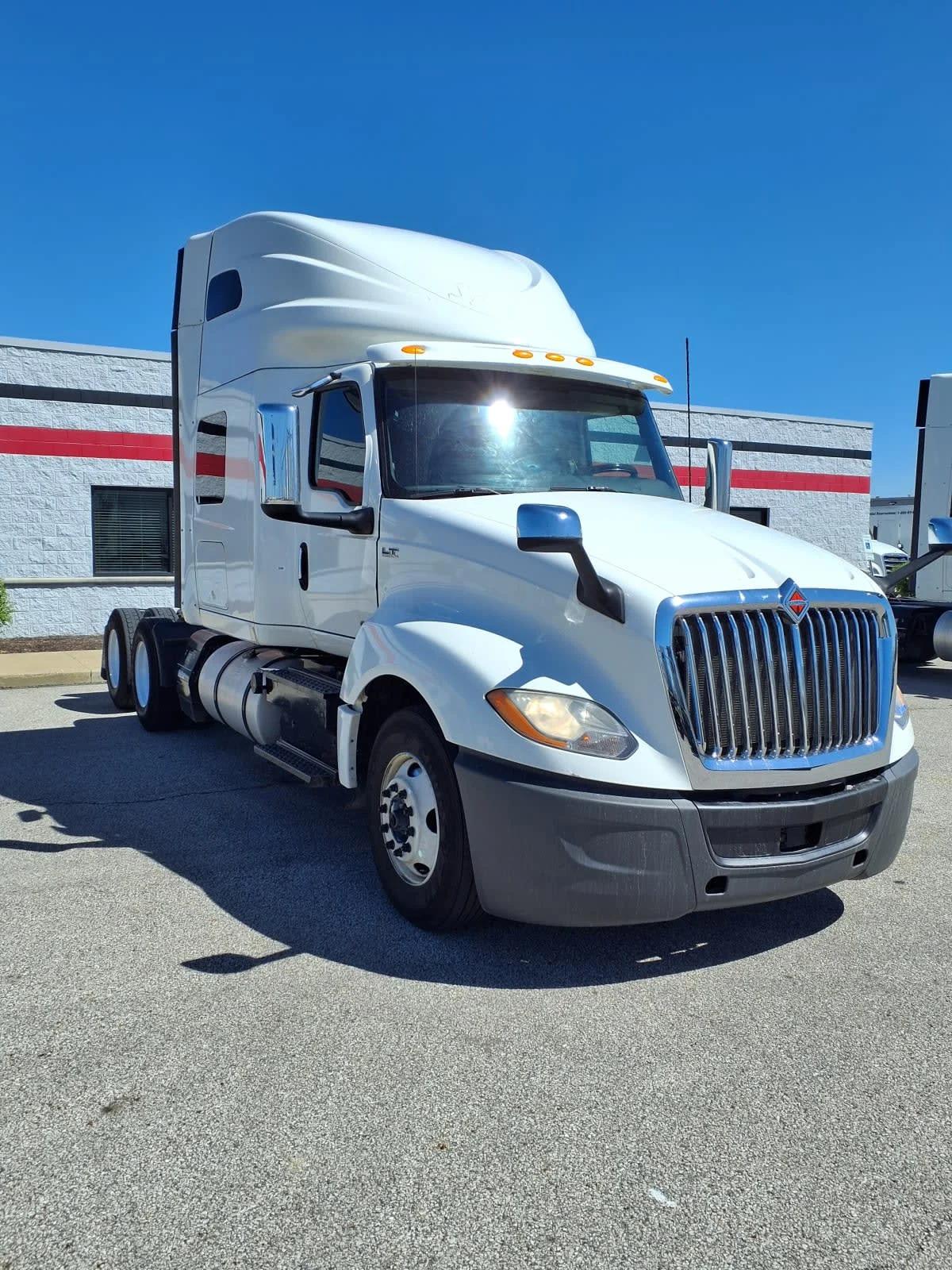 2019 International LT in Cleveland, OH — photo 3