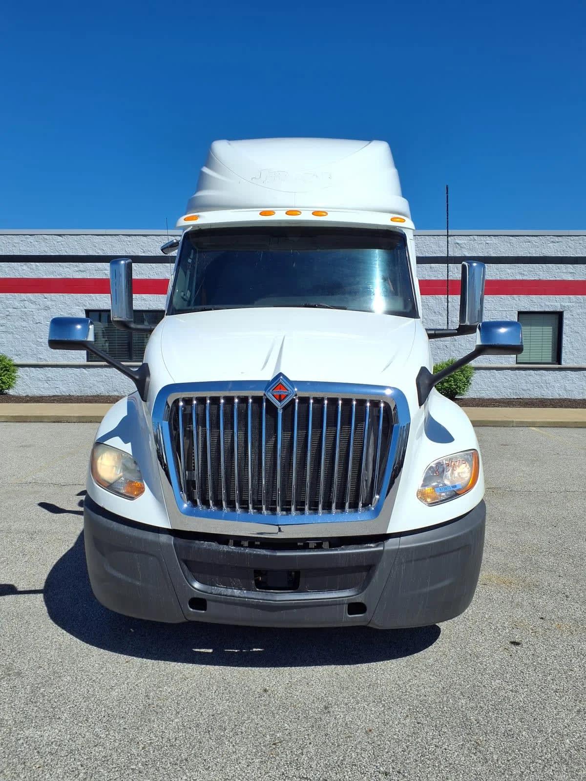 2019 International LT in Cleveland, OH — photo 2