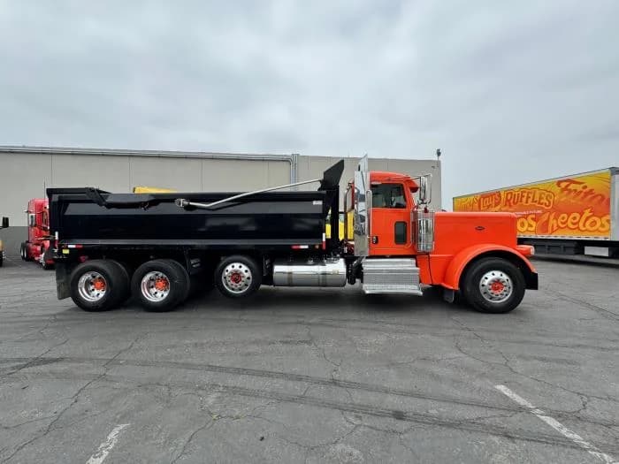 2017 Peterbilt 389 in Los Angeles, CA — photo 5