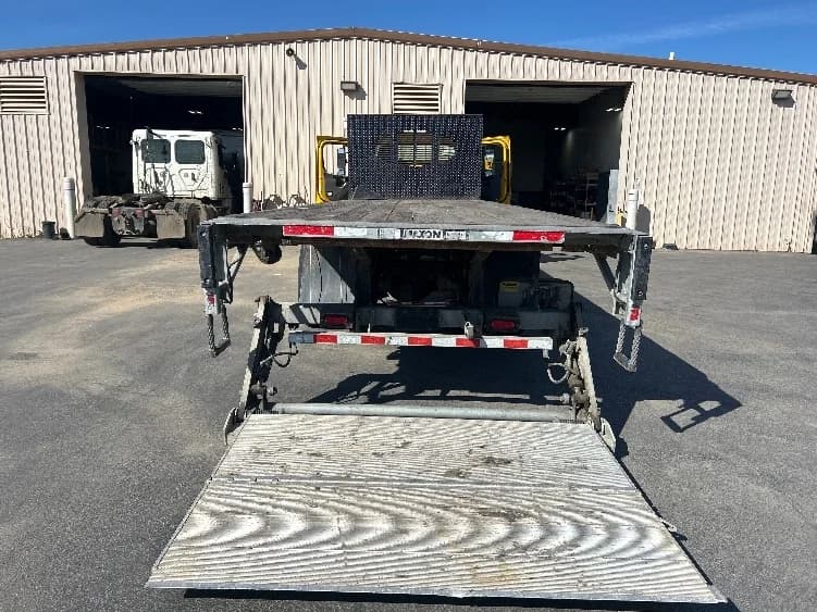 2020 Freightliner M2 106 in Fresno, CA — photo 8