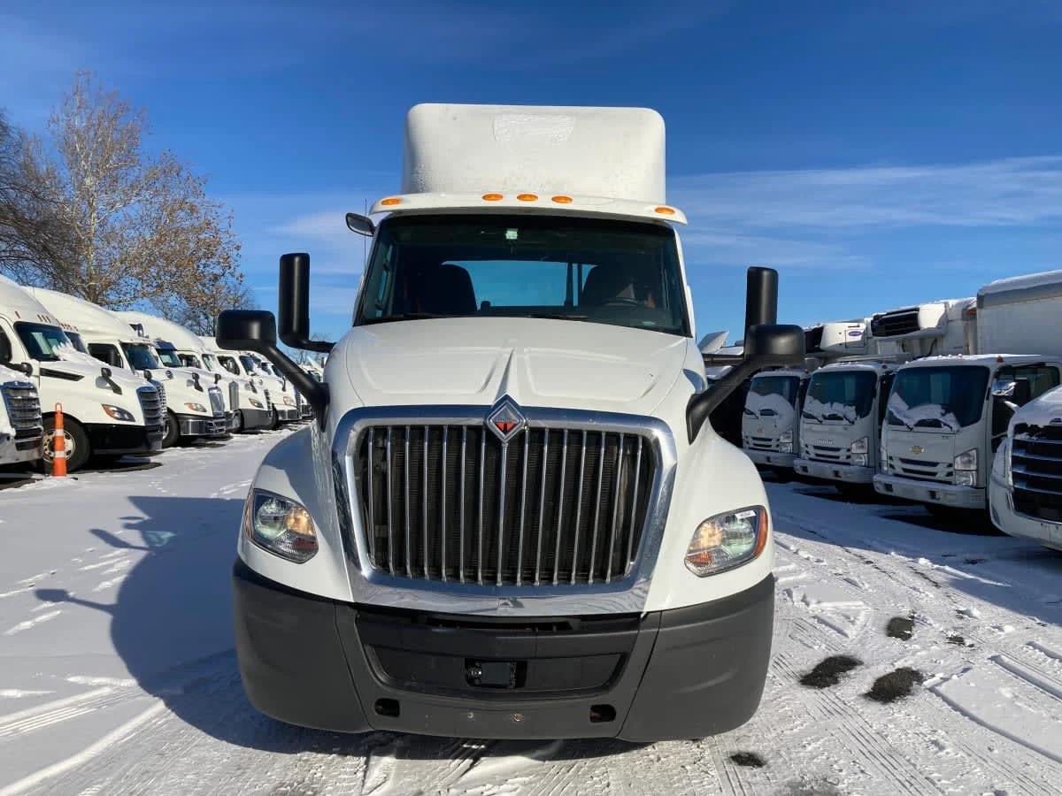 2019 International LT in Springfield, MA — photo 2