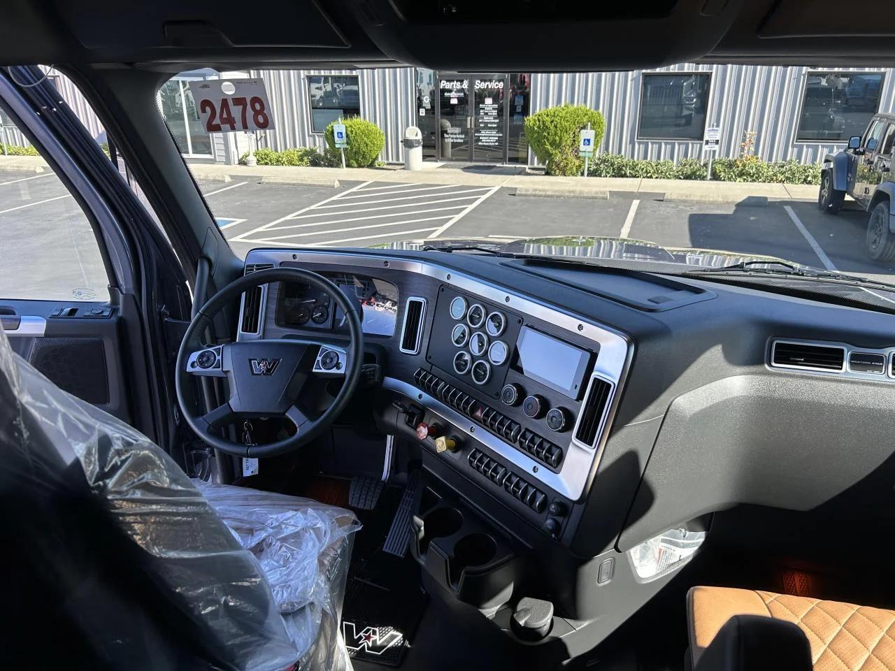 2025 Western Star 49X in Ridgefield, WA — photo 8