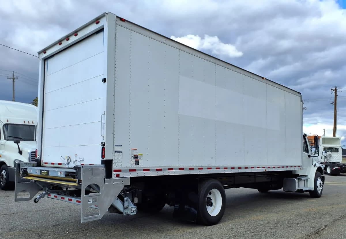 2020 Freightliner M2 106 in Memphis, TN — photo 4