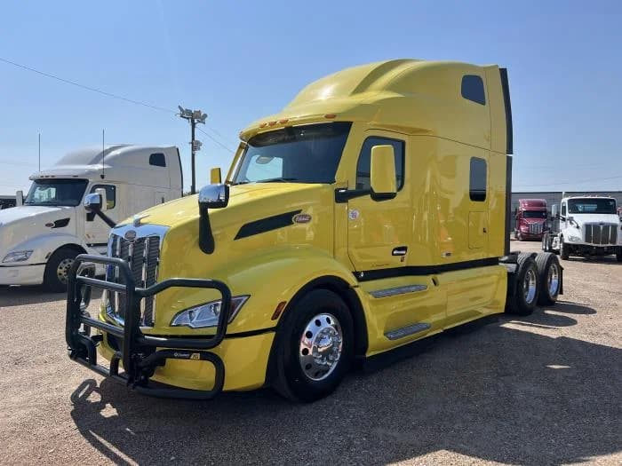 2024 Peterbilt 579 in Dallas, TX — photo 2