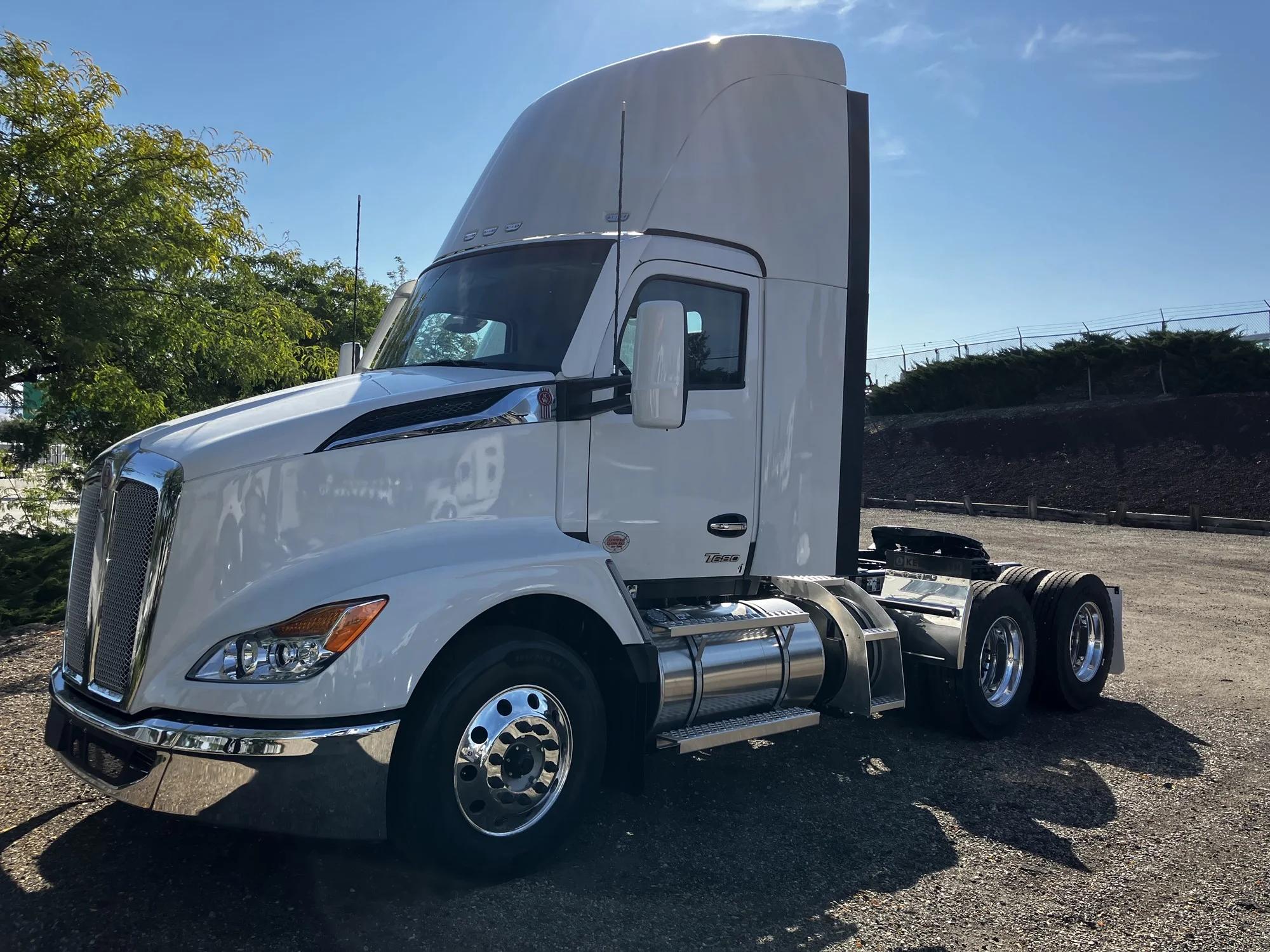 2025 Kenworth T680
