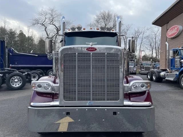 2025 Peterbilt 589 in CLEARFIELD, PA — photo 2