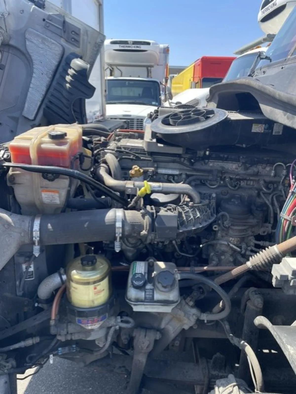 2018 Freightliner Cascadia in Farmingdale, NY — photo 8