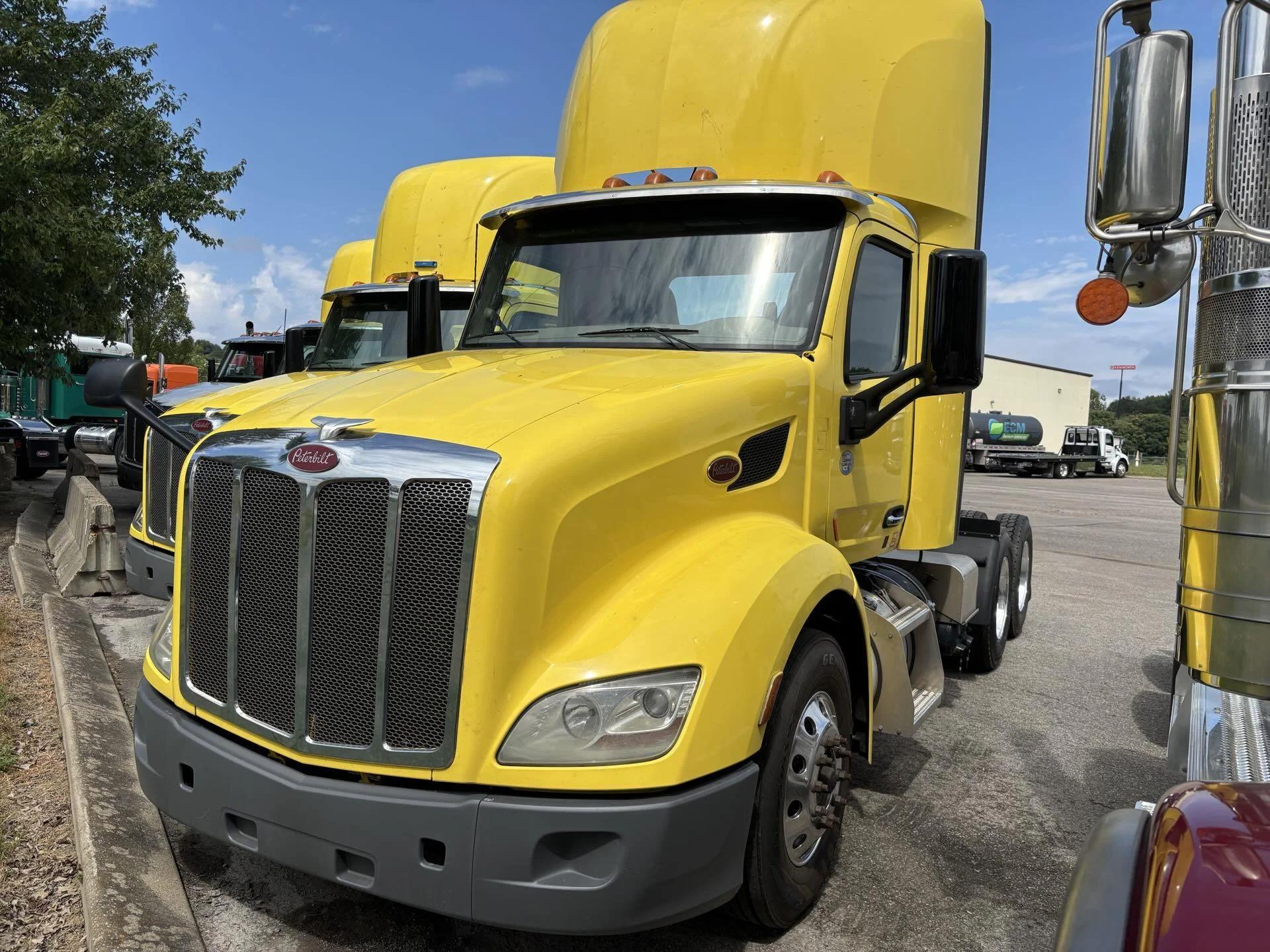 2021 Peterbilt 579 in Zanesville, OH — photo 4