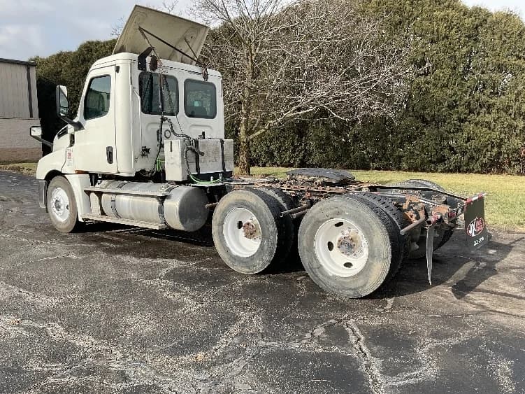 2019 Freightliner Cascadia in La Porte, IN — photo 5