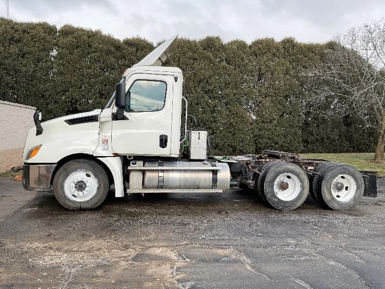 2019 Freightliner Cascadia in La Porte, IN — photo 4
