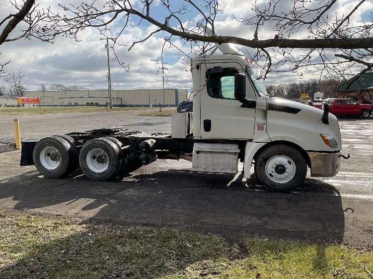 2019 Freightliner Cascadia in La Porte, IN — photo 8