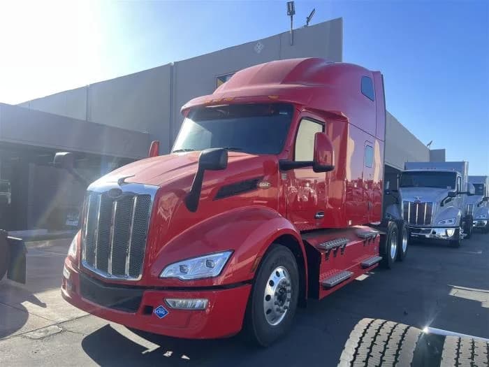2024 Peterbilt 579 in Sylmar, CA — photo 2
