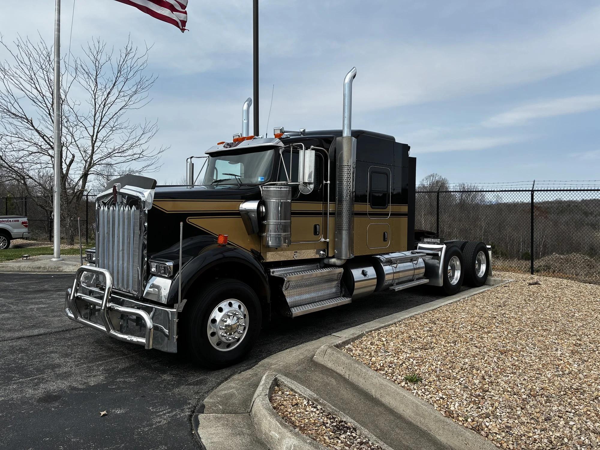 2018 Kenworth W900