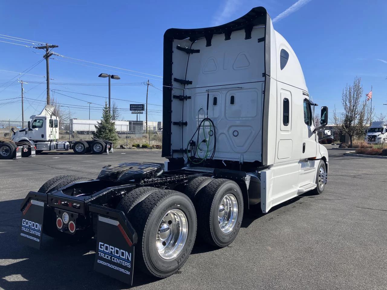2027 Freightliner Cascadia in Spokane, WA — photo 5