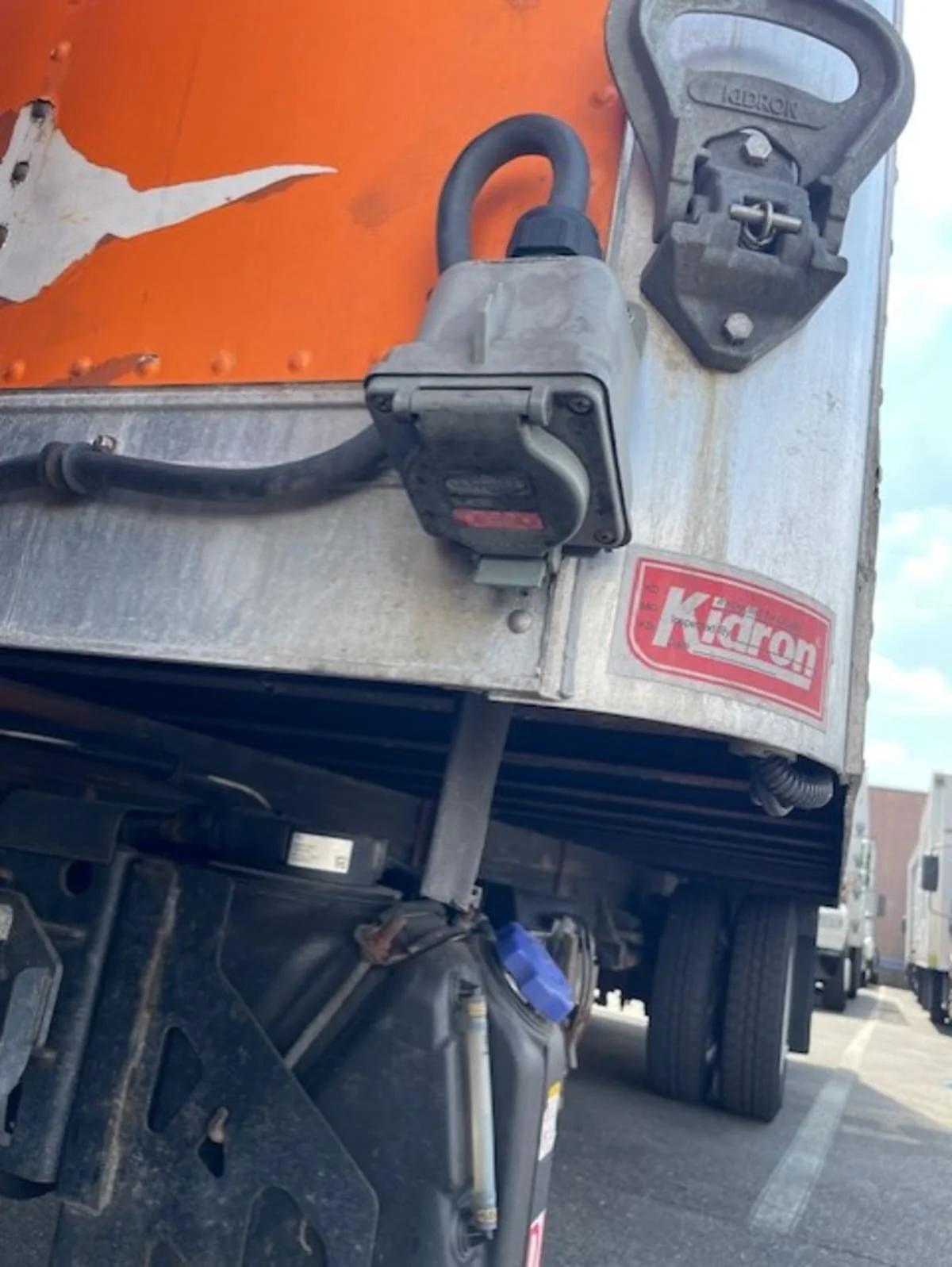 2019 Isuzu NQR in Farmingdale, NY — photo 13