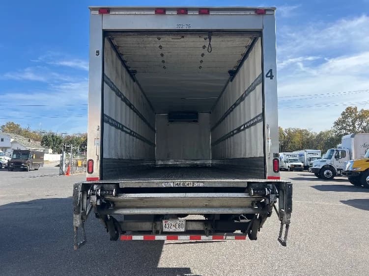 2021 Hino L6 in Baltimore, MD — photo 8