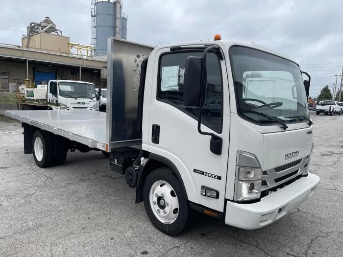 2025 Isuzu NRR in Orlando, FL — photo 9