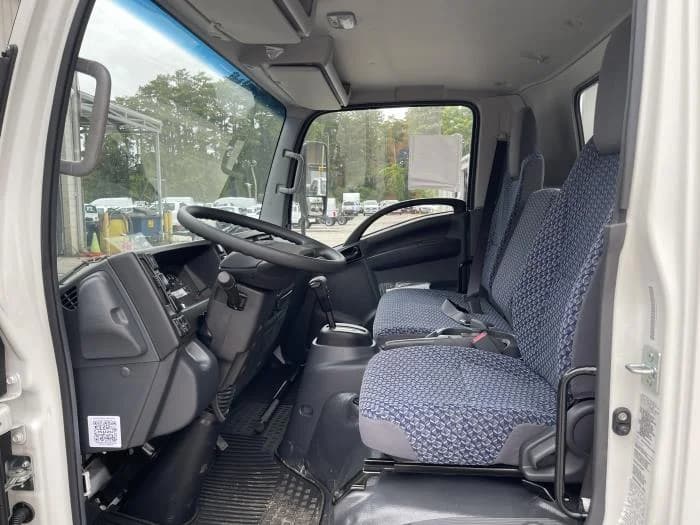 2025 Isuzu NRR in Orlando, FL — photo 12