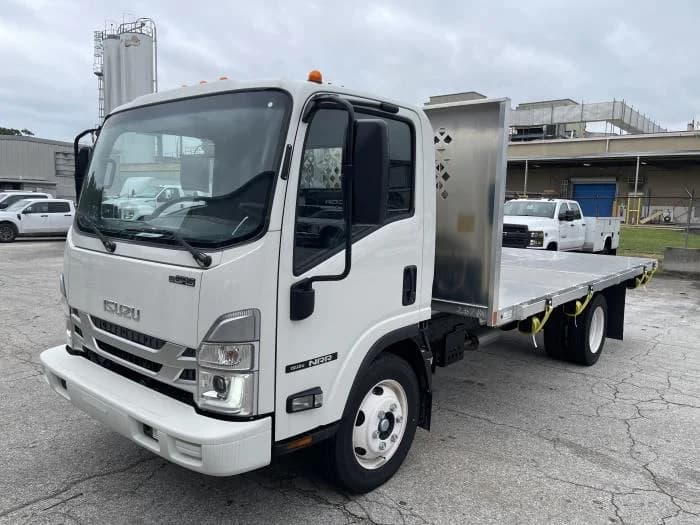 2025 Isuzu NRR in Orlando, FL — photo 7