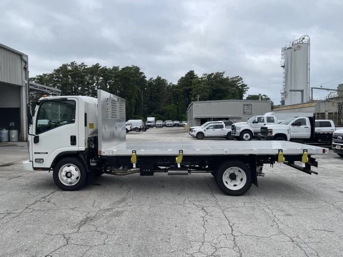 2025 Isuzu NRR in Orlando, FL — photo 6