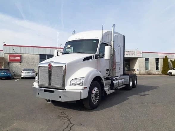 2025 Kenworth T880