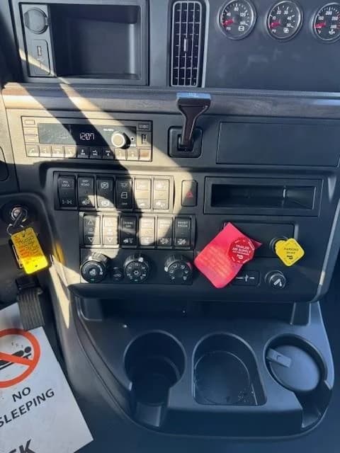 2026 International LT in Lima, OH — photo 9
