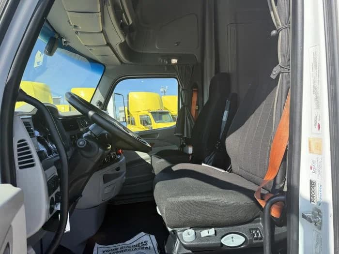 2021 Peterbilt 579 in Dallas, TX — photo 15