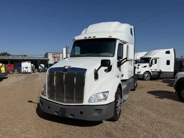 2021 Peterbilt 579 in Dallas, TX — photo 19