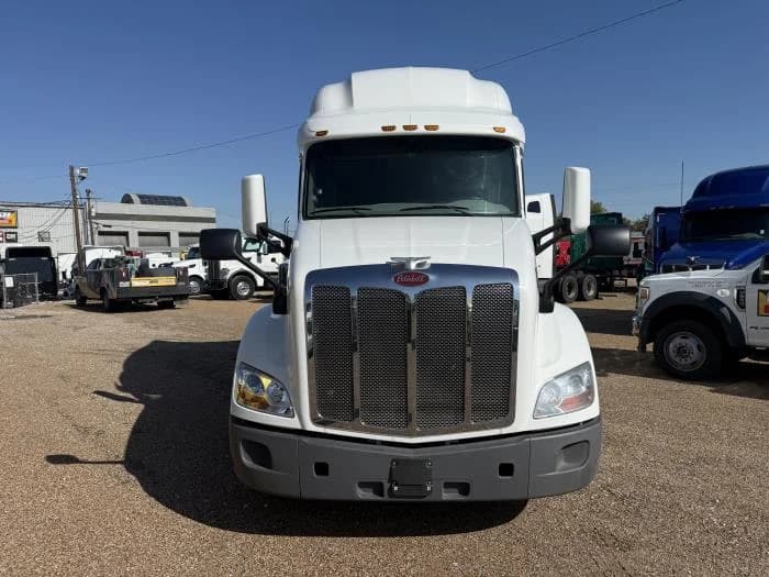 2021 Peterbilt 579 in Dallas, TX — photo 20