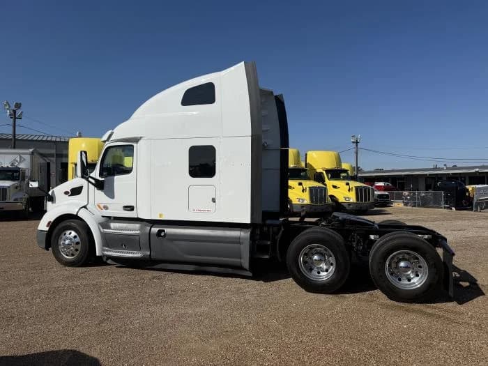 2021 Peterbilt 579 in Dallas, TX — photo 34