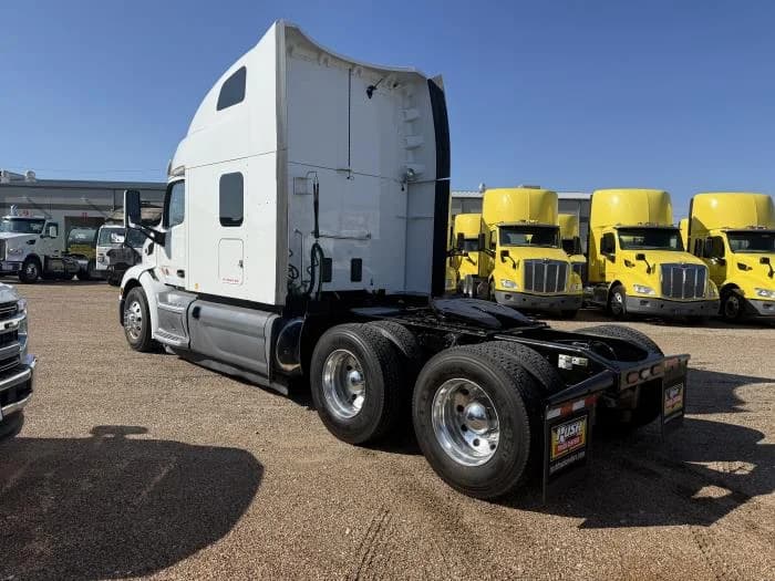 2021 Peterbilt 579 in Dallas, TX — photo 32