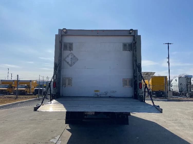 2019 Freightliner M2 106 in San Antonio, TX — photo 7