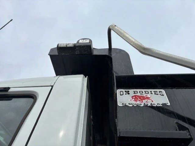 2022 Volvo VHD 300 in Indianapolis, IN — photo 5