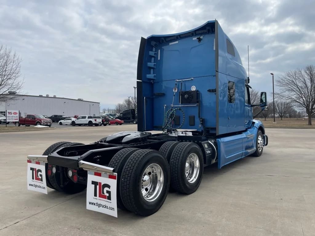 2023 Peterbilt 579 in Louisville, KY — photo 5