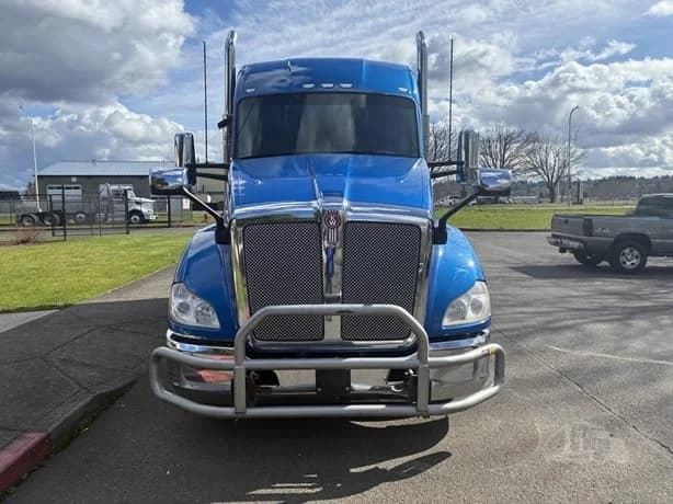 2021 Kenworth T680 in Troutdale, OR — photo 3