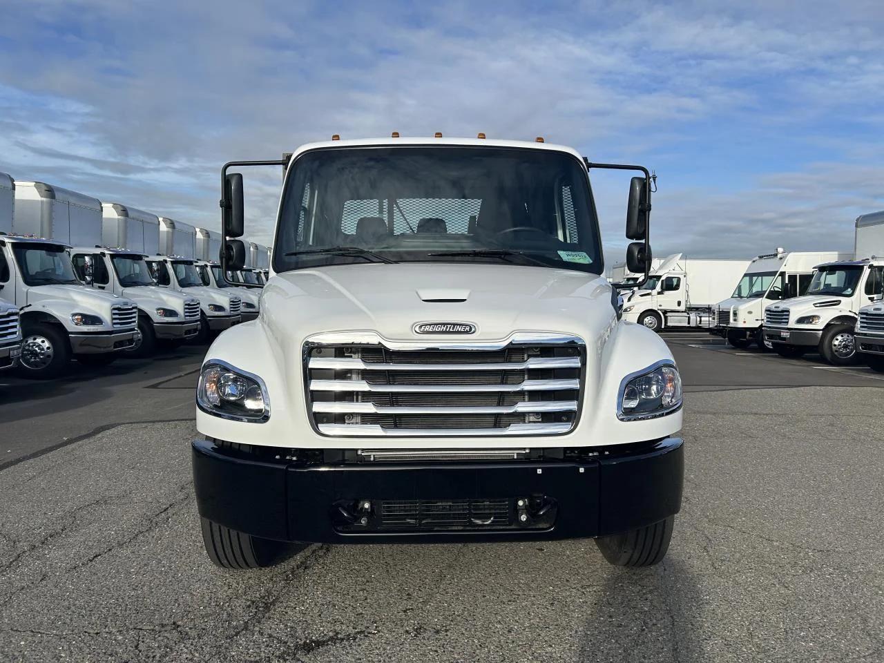 2025 Freightliner M2 106 in Pacific, WA — photo 6