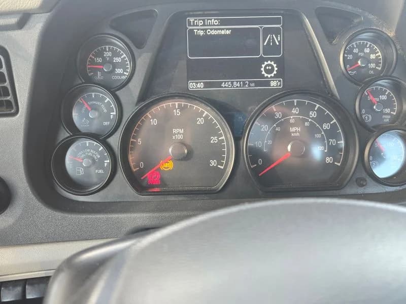 2021 Peterbilt 579 in Fort Lauderdale, FL — photo 9