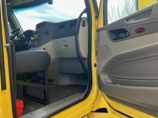 2021 Peterbilt 579 in Columbus, OH, OH — photo 12