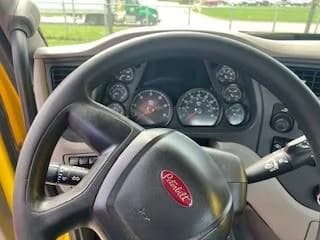 2021 Peterbilt 579 in Columbus, OH, OH — photo 9