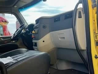 2021 Peterbilt 579 in Columbus, OH, OH — photo 11