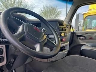 2021 Peterbilt 579 in Columbus, OH, OH — photo 8