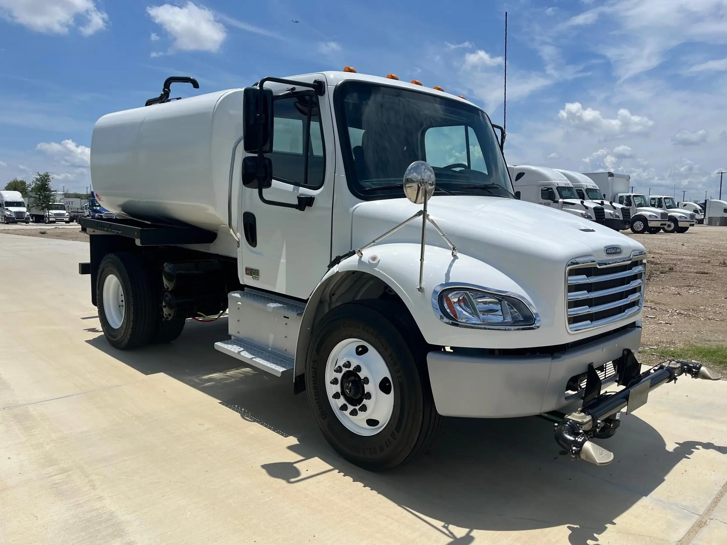 2026 Freightliner M2 106 in Fort Worth, TX — photo 3