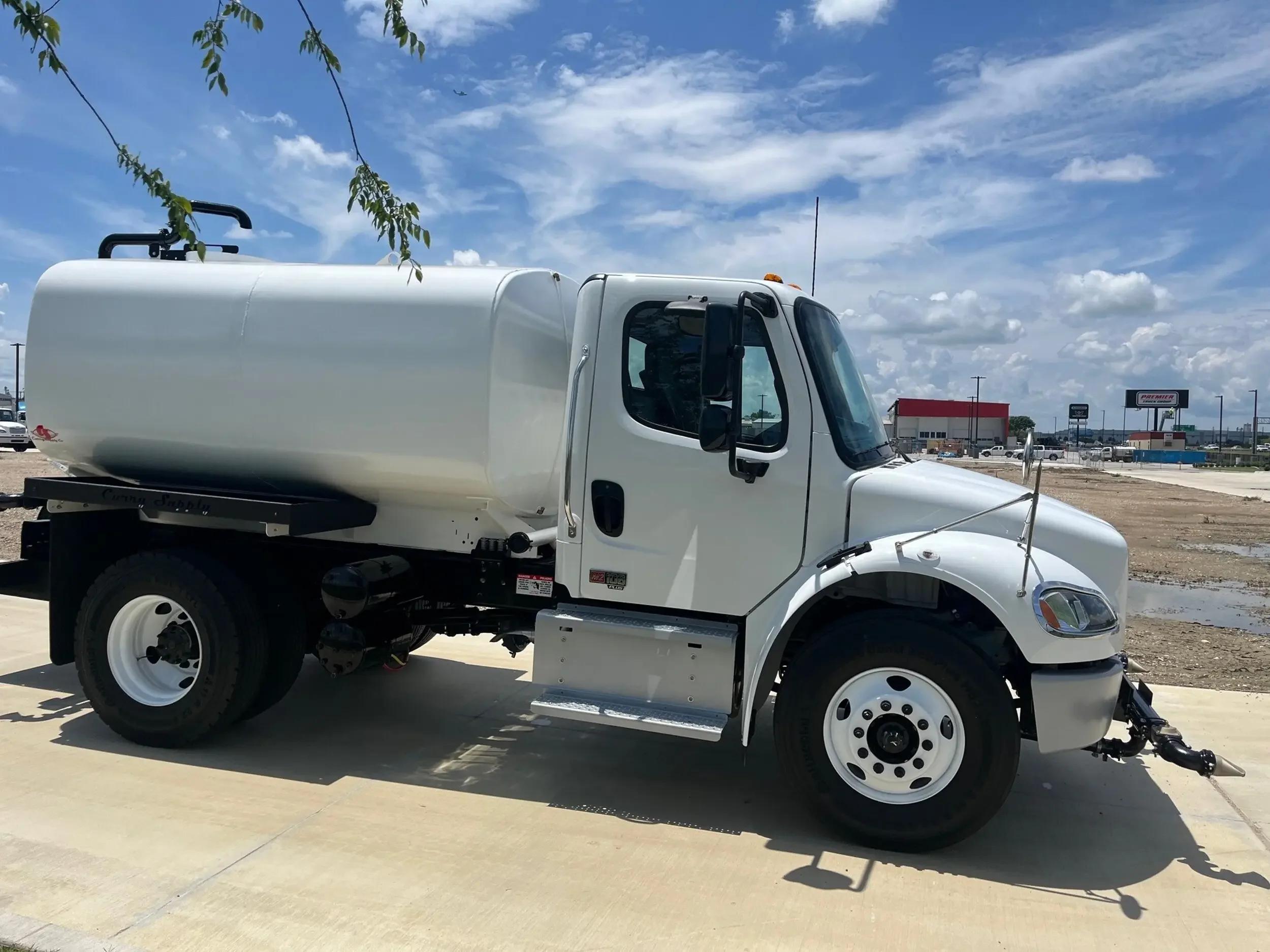 2026 Freightliner M2 106 in Fort Worth, TX — photo 4