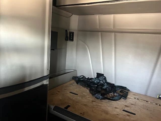 2023 Peterbilt 579 in Charlotte, NC — photo 15