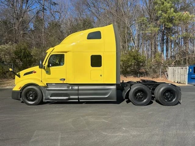 2023 Peterbilt 579 in Charlotte, NC — photo 9