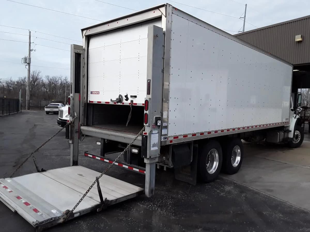 2022 Freightliner M2 106 in Kansas City, MO — photo 4