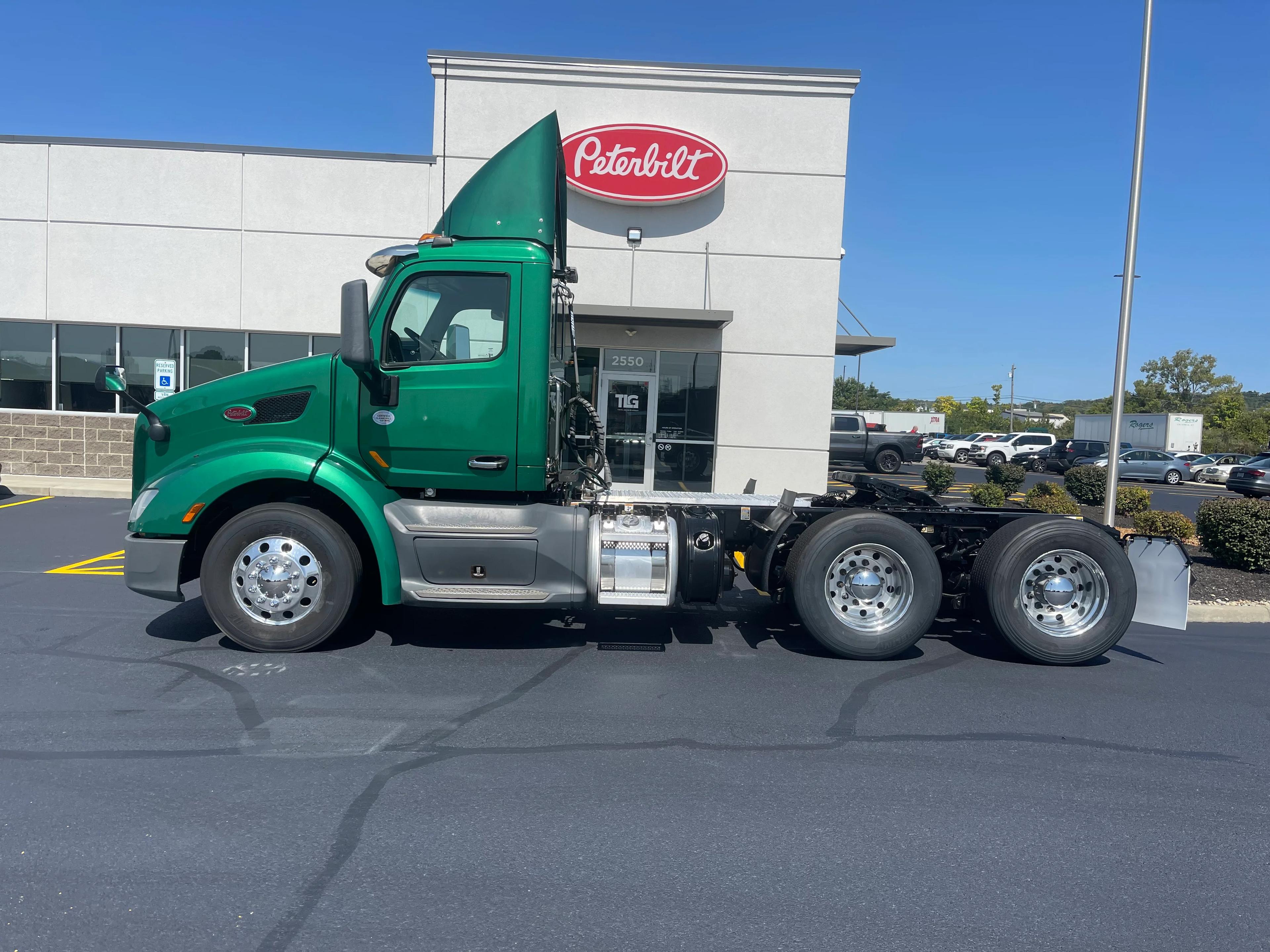 2020 Peterbilt 579 in Dayton, OH — photo 2